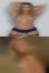 Girl looking for woman naughty swinger.